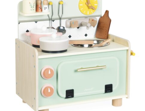 ABUELITA ALEGRE PEQUEÑA COCINA